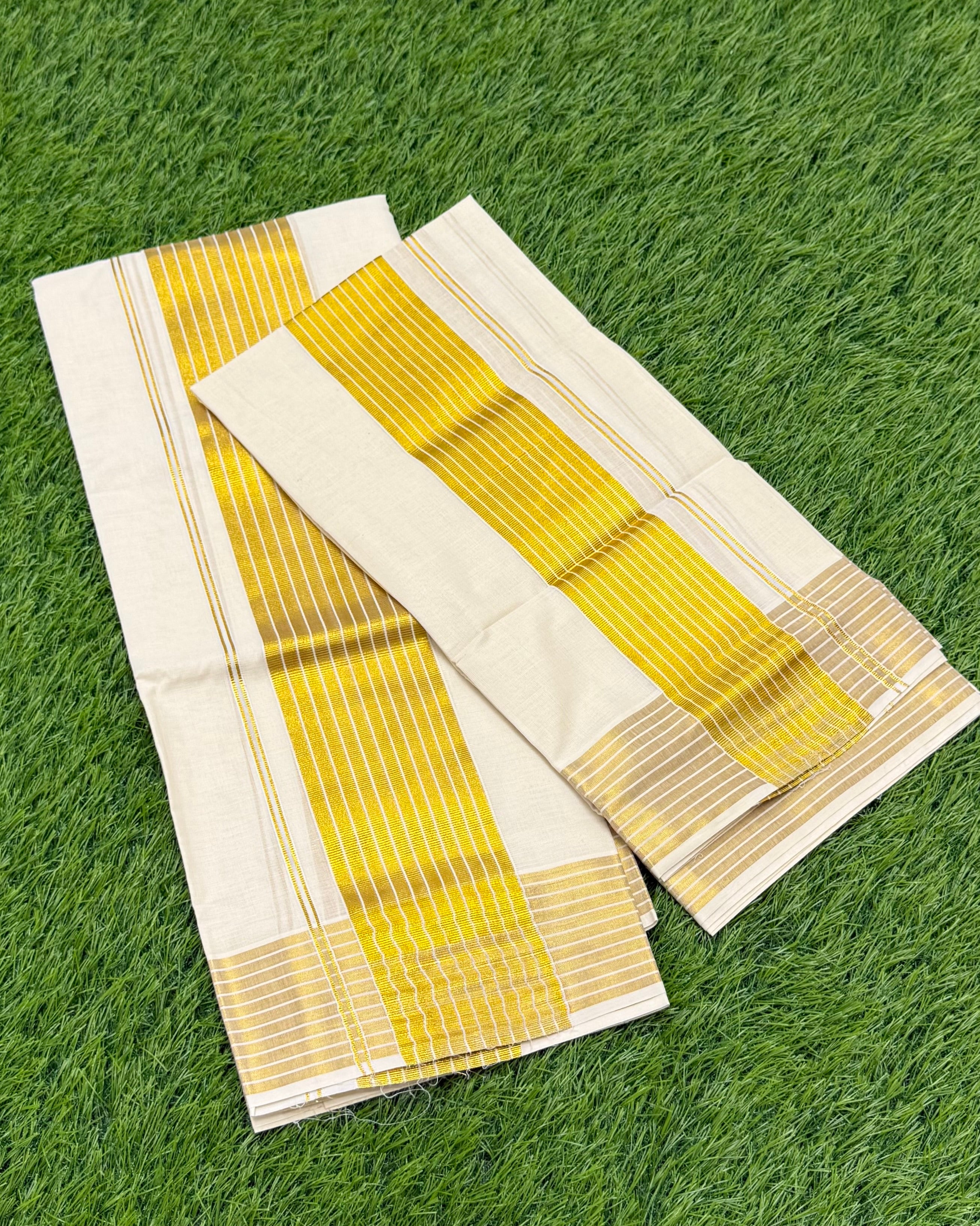 KASAVU COTTON STRIPES SINGLE SET MUNDU (MUNDUM NERIYATHUM) - 2 X 2.50 MTRS - (OFF WHITE,GOLD)