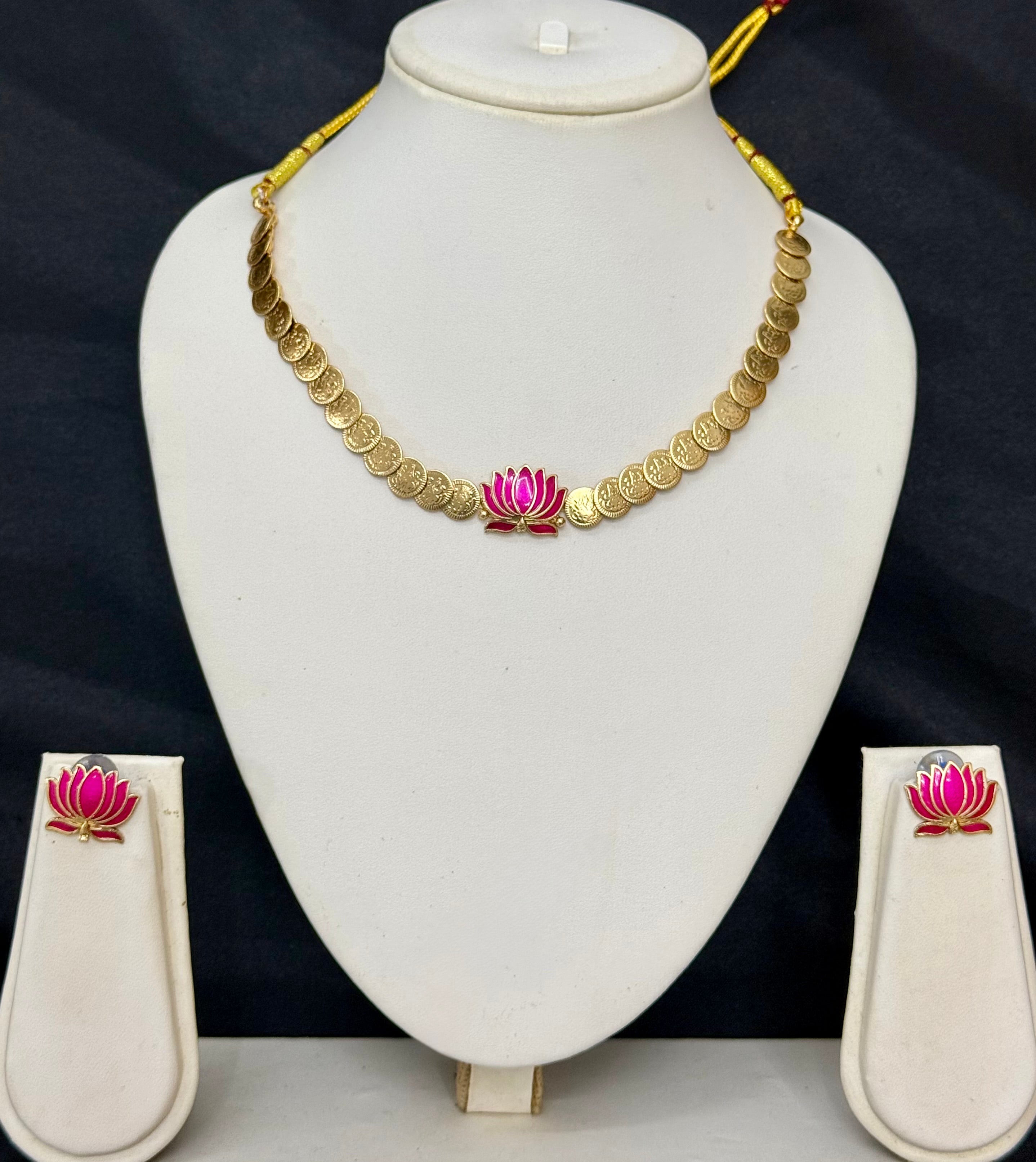 GOLD TONED LOTUS MOTIF COIN DESIGNED CHOCKER - ROSE