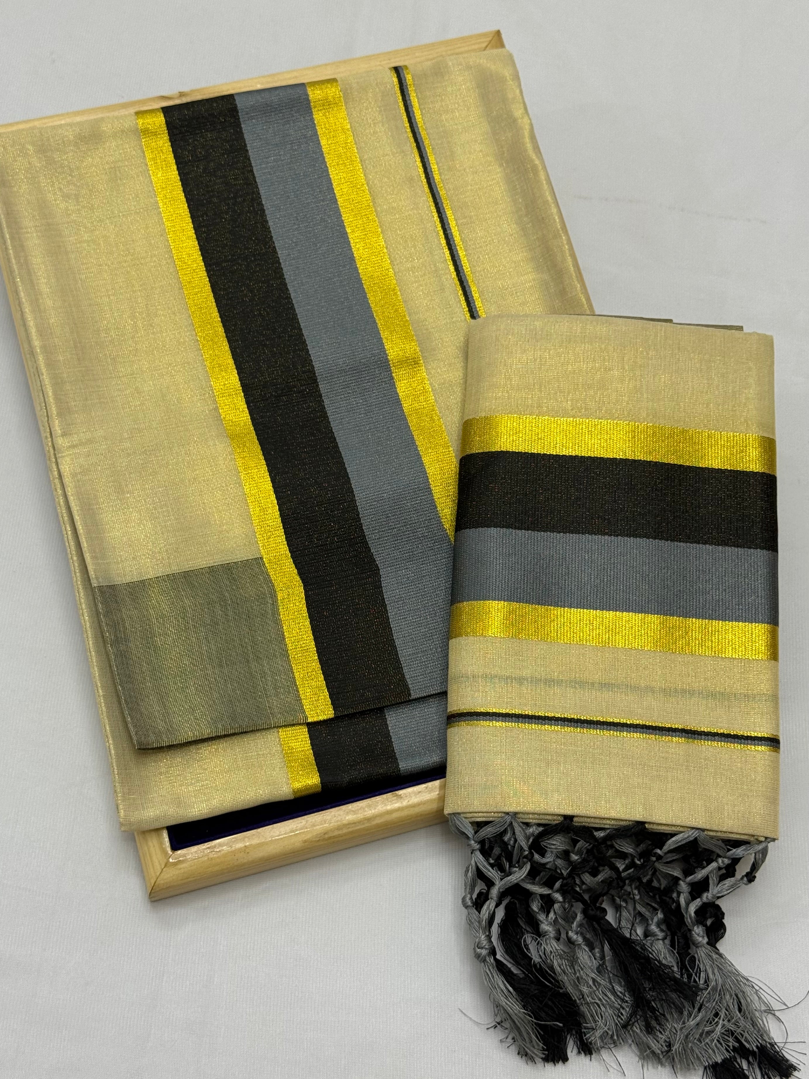 TISSUE SINGLE SET MUNDU (MUNDUM NERIYATHUM) WITH KARA BORDER - 2 X 2.80 MTRS - (CREAM,MULTI)