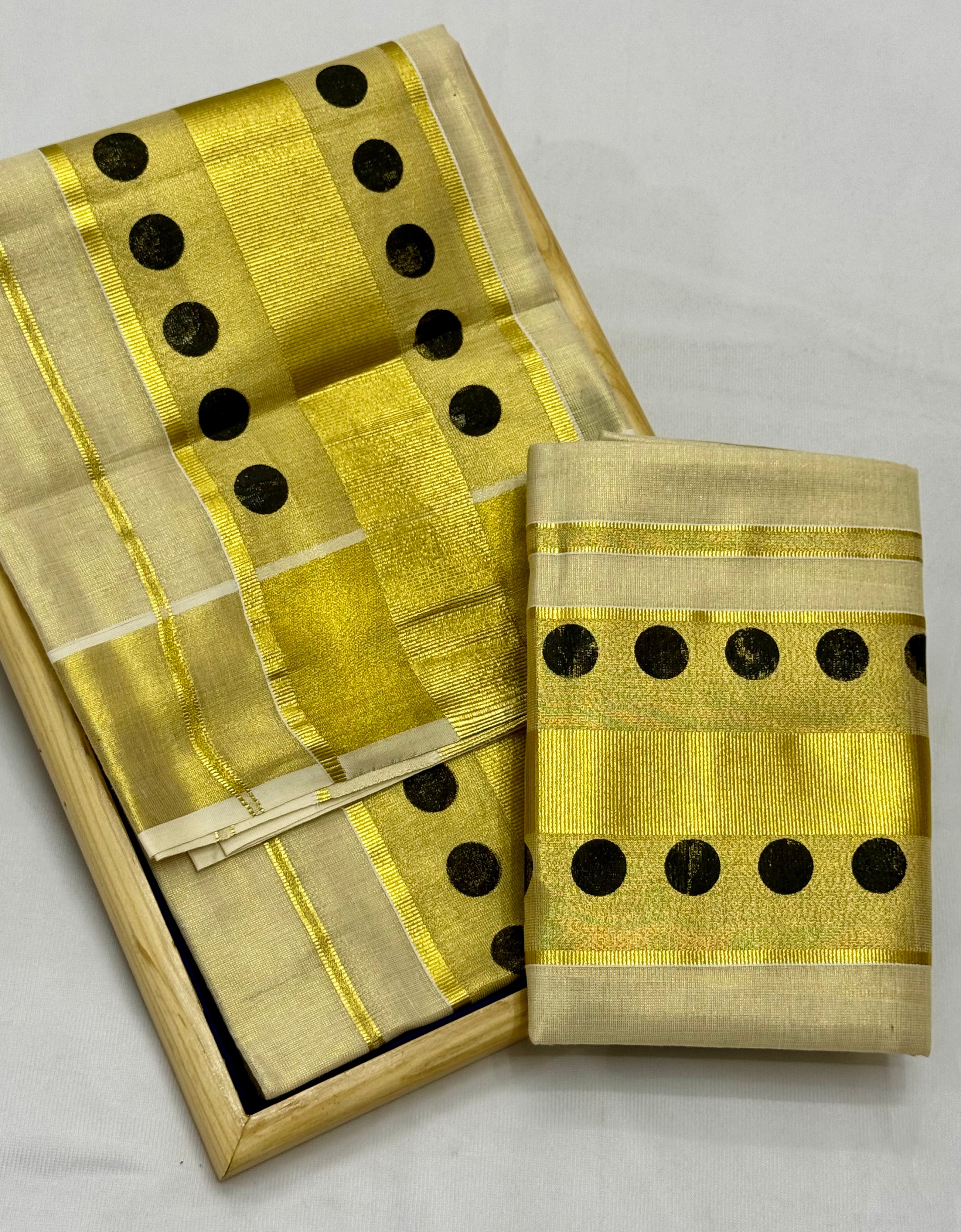 POLKA DOTS TISSUE SINGLE SET MUNDU (MUNDUM NERIYATHUM) - 2 X 2.80 MTRS - (CREAM,GOLD,BLACK)