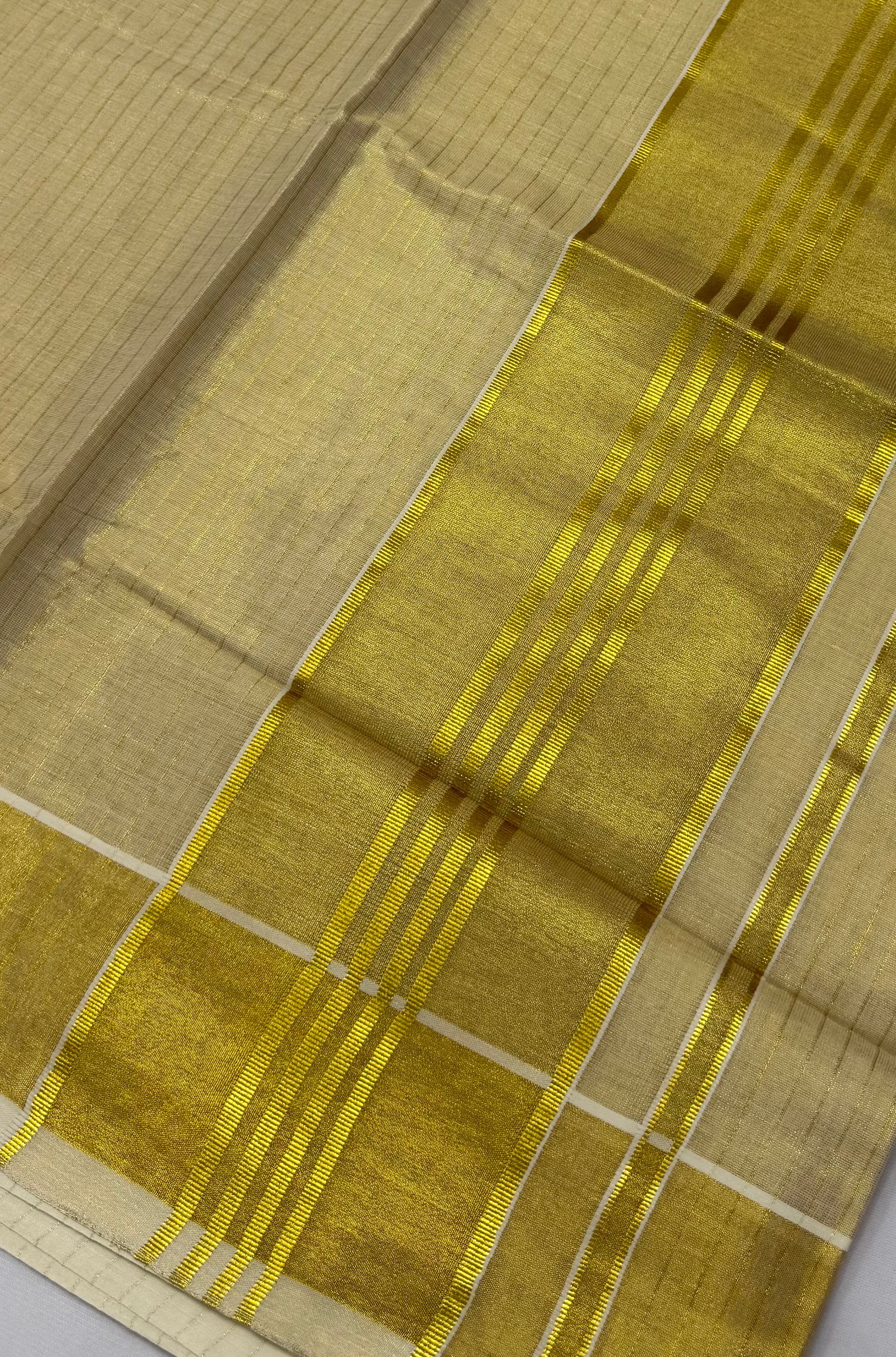 CHECKED KERALA KASAVU TISSUE SAREE - (GOLD,CREAM)