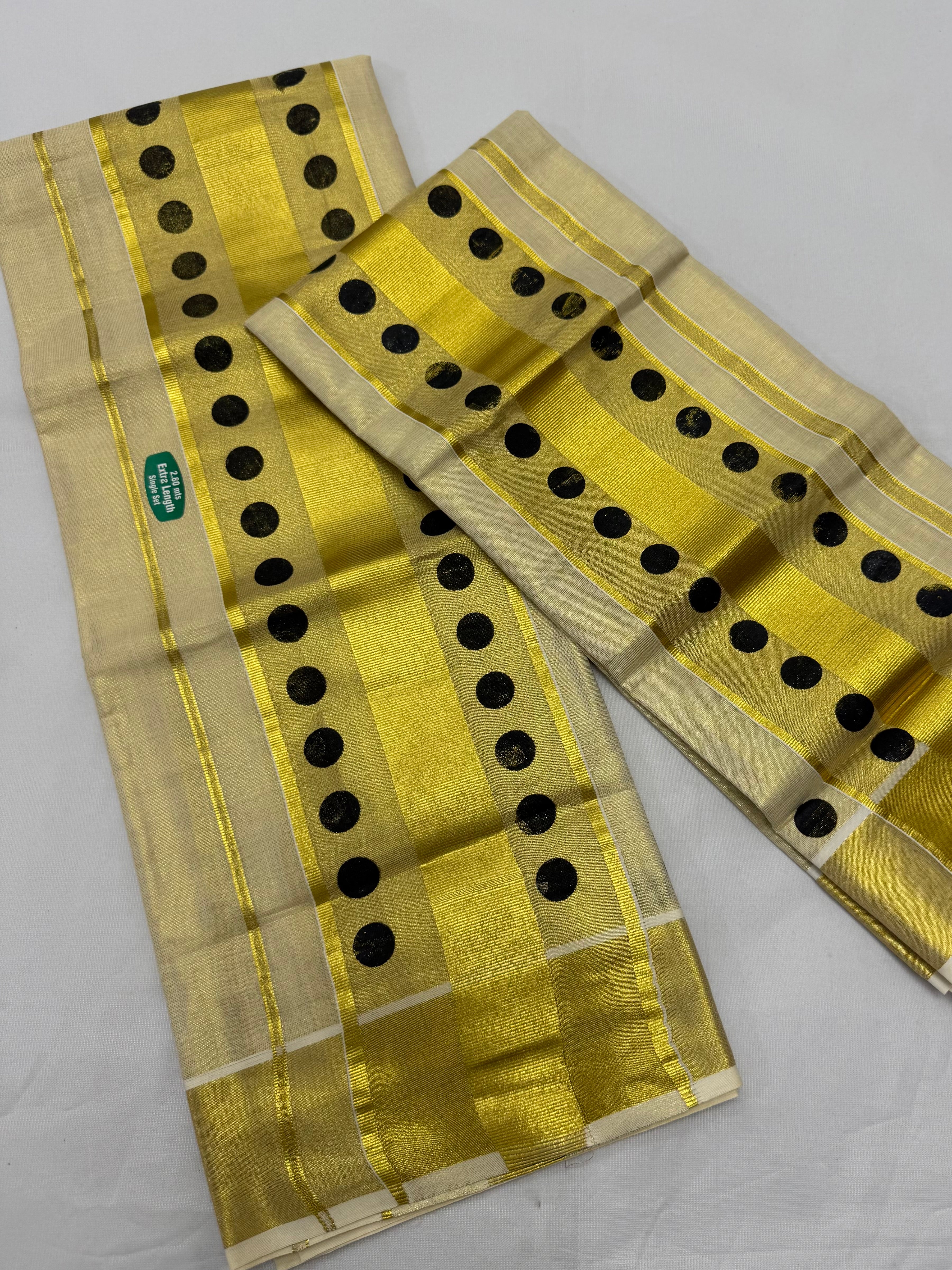 POLKA DOTS TISSUE SINGLE SET MUNDU (MUNDUM NERIYATHUM) - 2 X 2.80 MTRS - (CREAM,GOLD,BLACK)