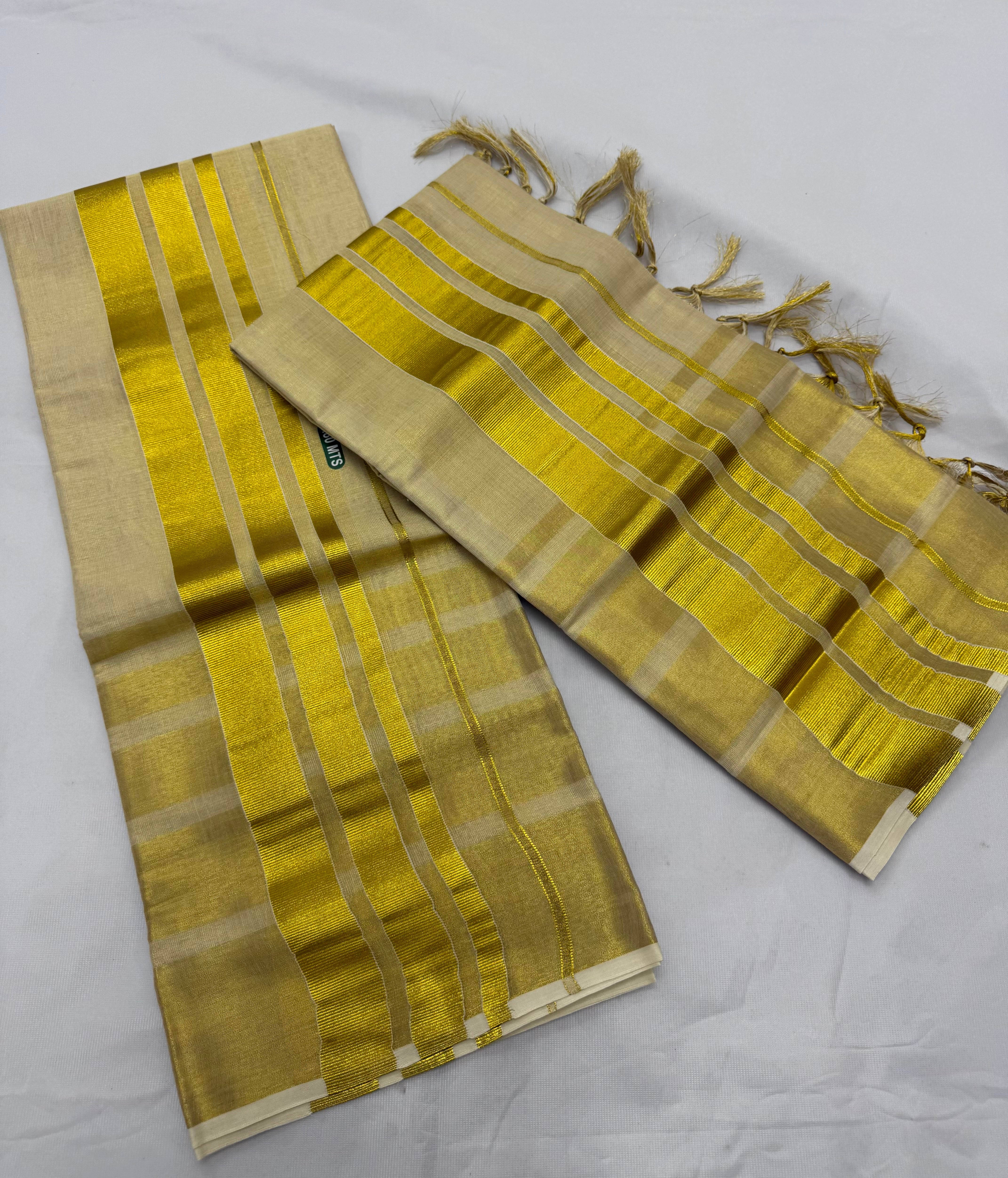 PREMIUM STRIPES TISSUE SINGLE SET MUNDU (MUNDUM NERIYATHUM) - 2 X 2.80 MTRS - (CREAM,GOLD)