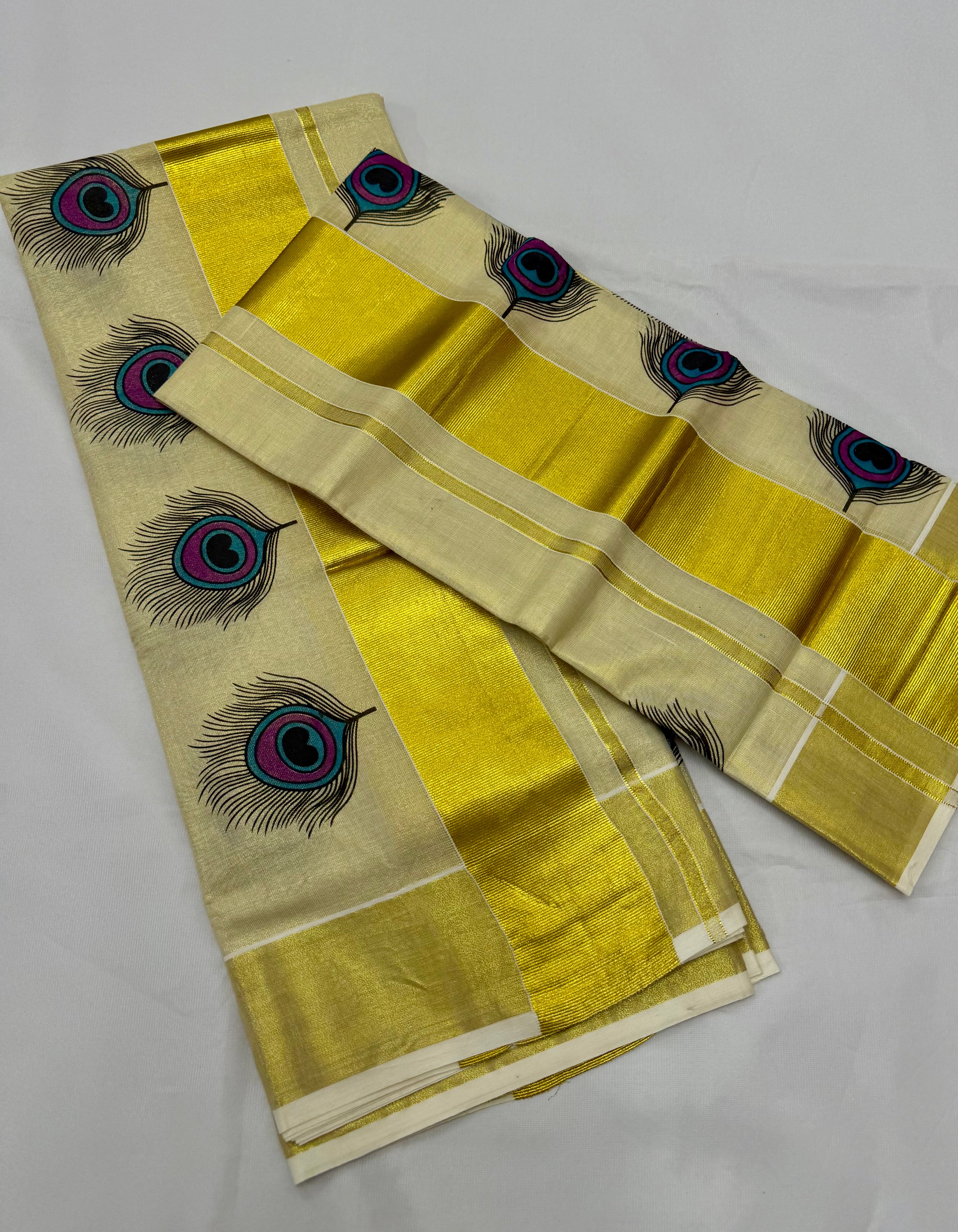 MAYIL PEELI ART TISSUE DOUBLE SET MUNDU (MUNDUM NERIYATHUM) - 4 X 2.80 MTRS - (CREAM,GOLD)