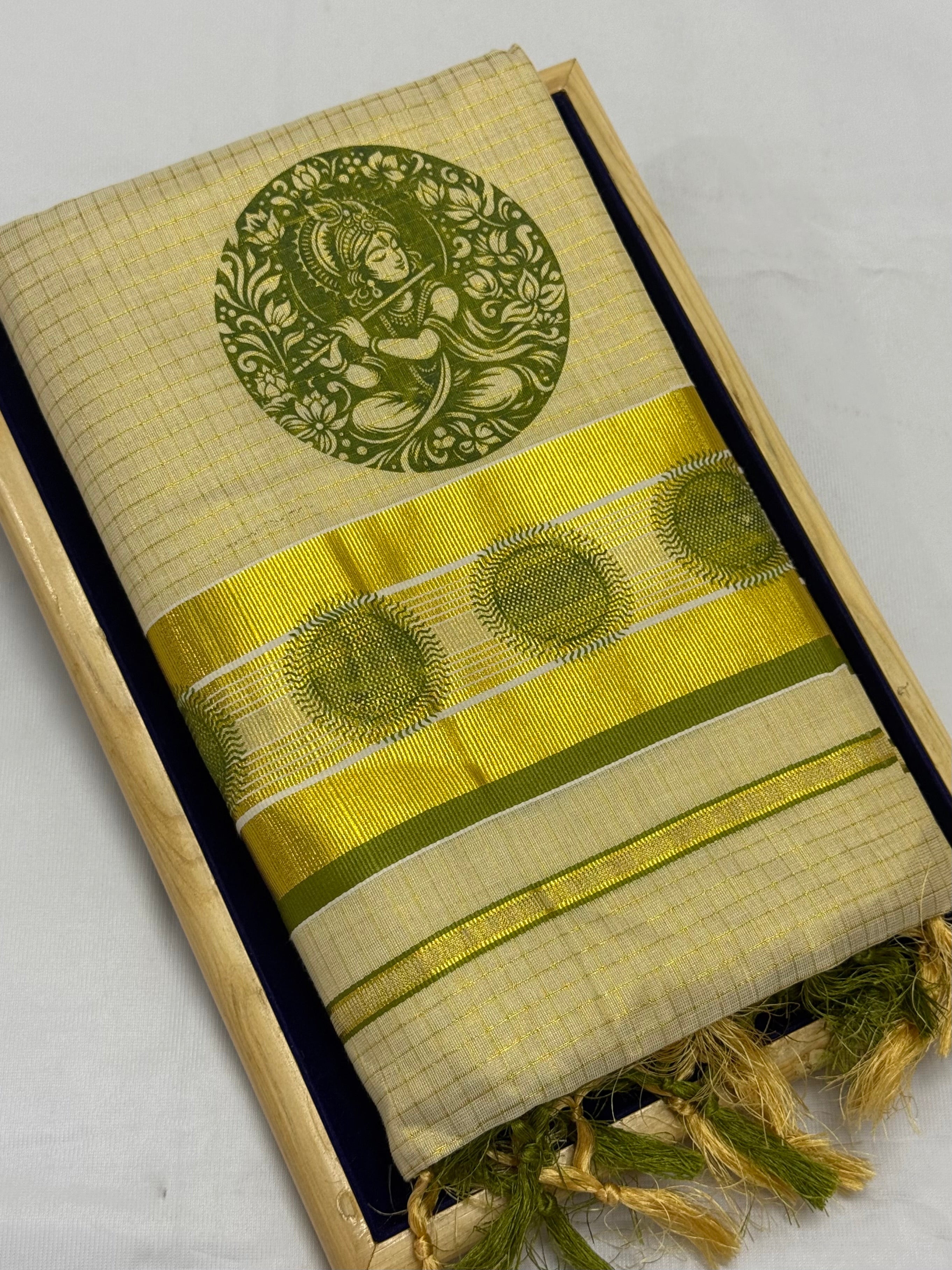 MURAL ART KASAVU TISSUE KERALA SAREE (GOLD,CREAM)