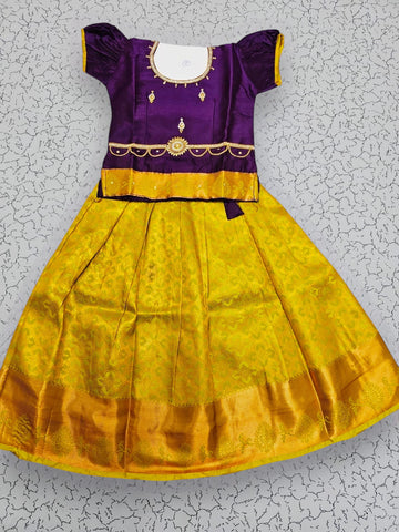 KIDS GIRL'S PATTU PAVADAI/READYMADE LEHENGA CHOLI SET