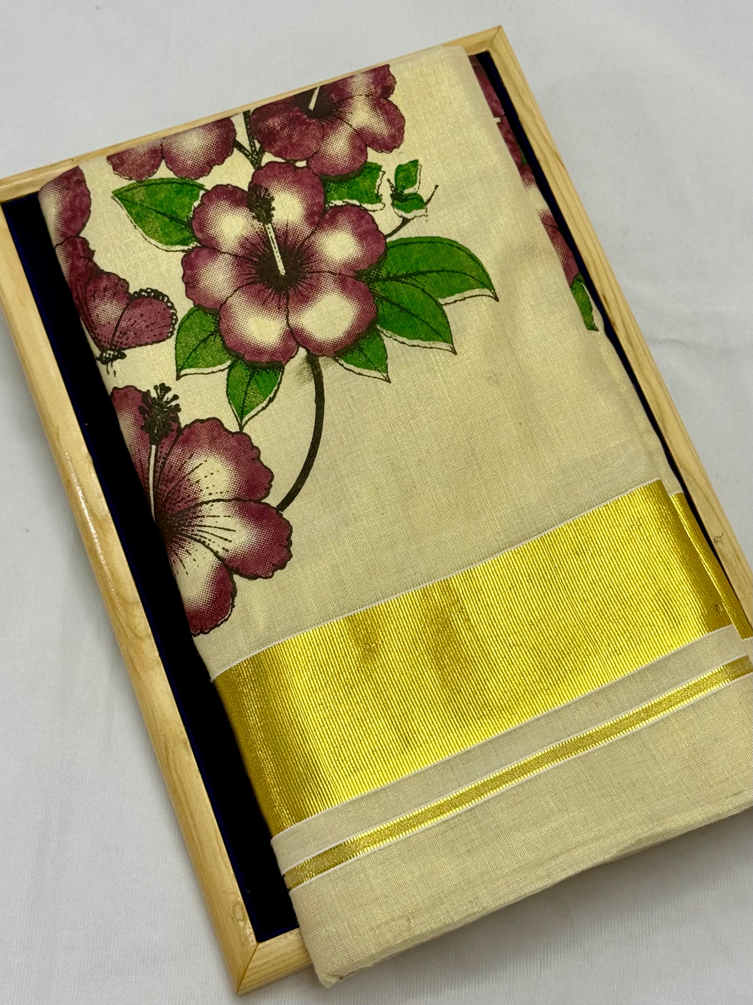 MURAL ART KASAVU TISSUE KERALA SAREE (GOLD,CREAM)