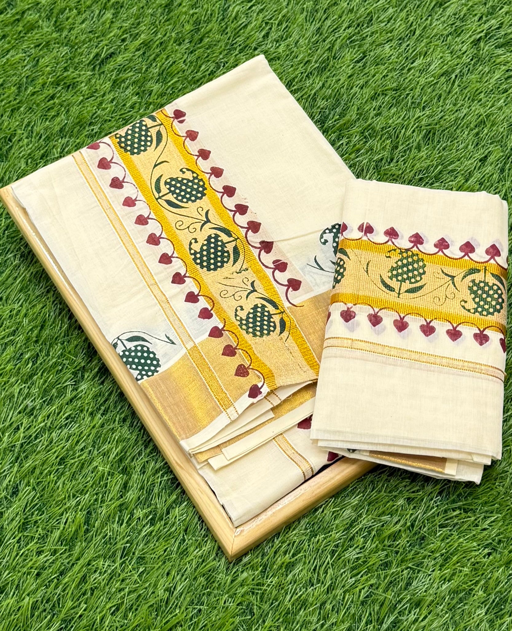 KASAVU COTTON FANCY SINGLE SET MUNDU (MUNDUM NERIYATHUM) - 2 X 2.50 MTRS - (OFF WHITE,GOLD)