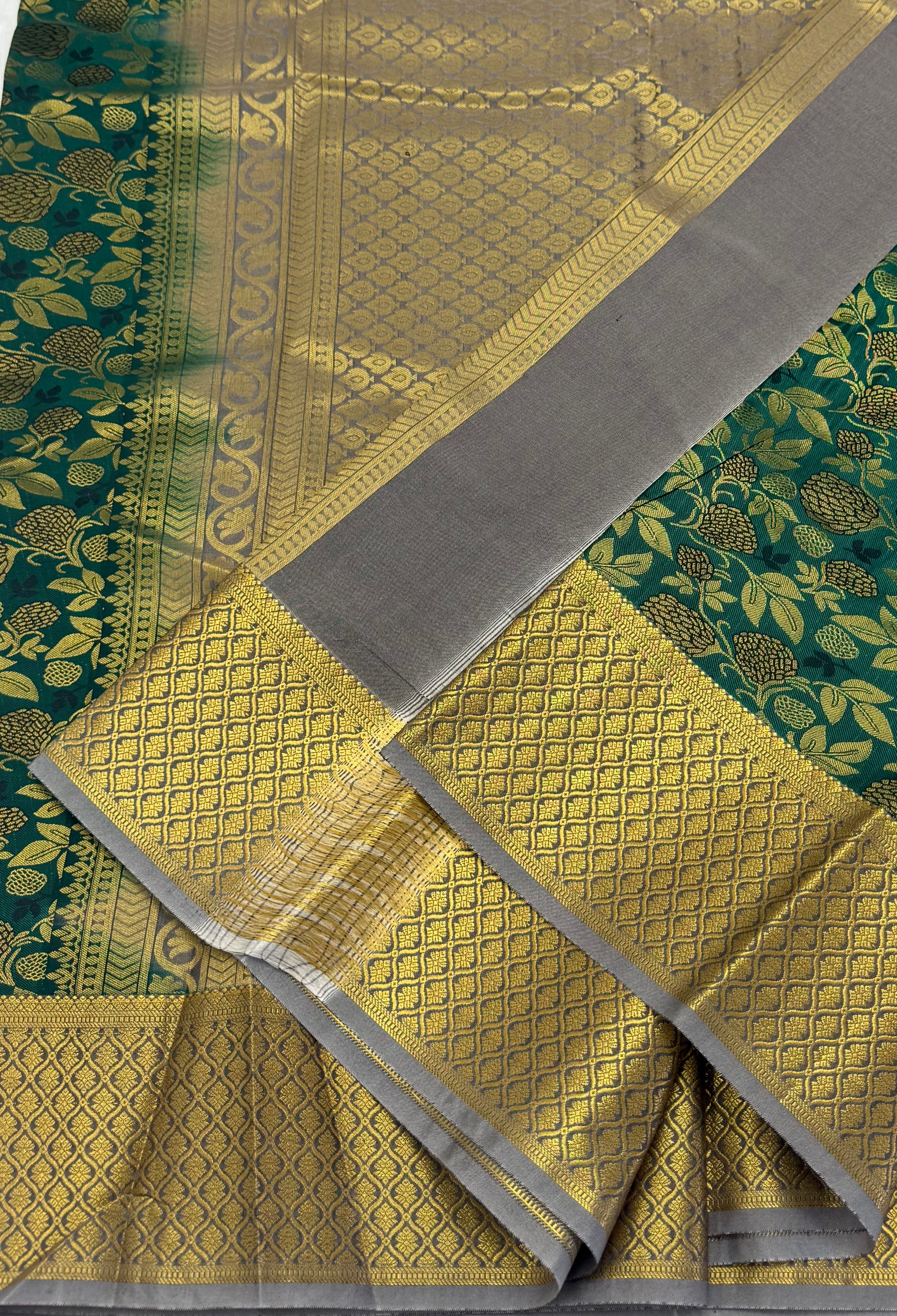 KARUNYA'S SPECIAL PREMIUM  SILK SAREE - GREEN
