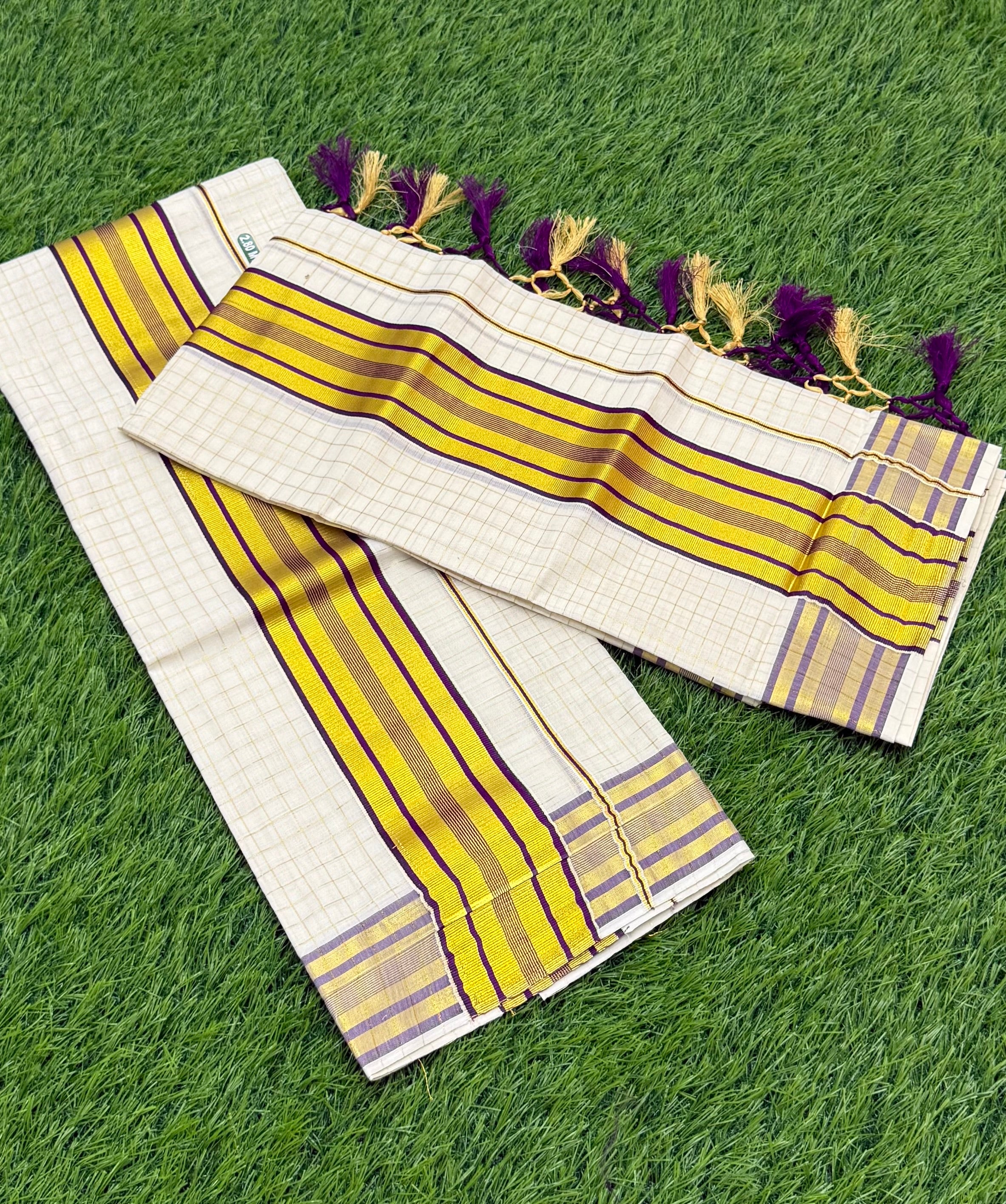 KASAVU COTTON STRIPE PATTERN SINGLE SET MUNDU (MUNDUM NERIYATHUM) - 2 X 2.80 MTRS - (OFF WHITE)