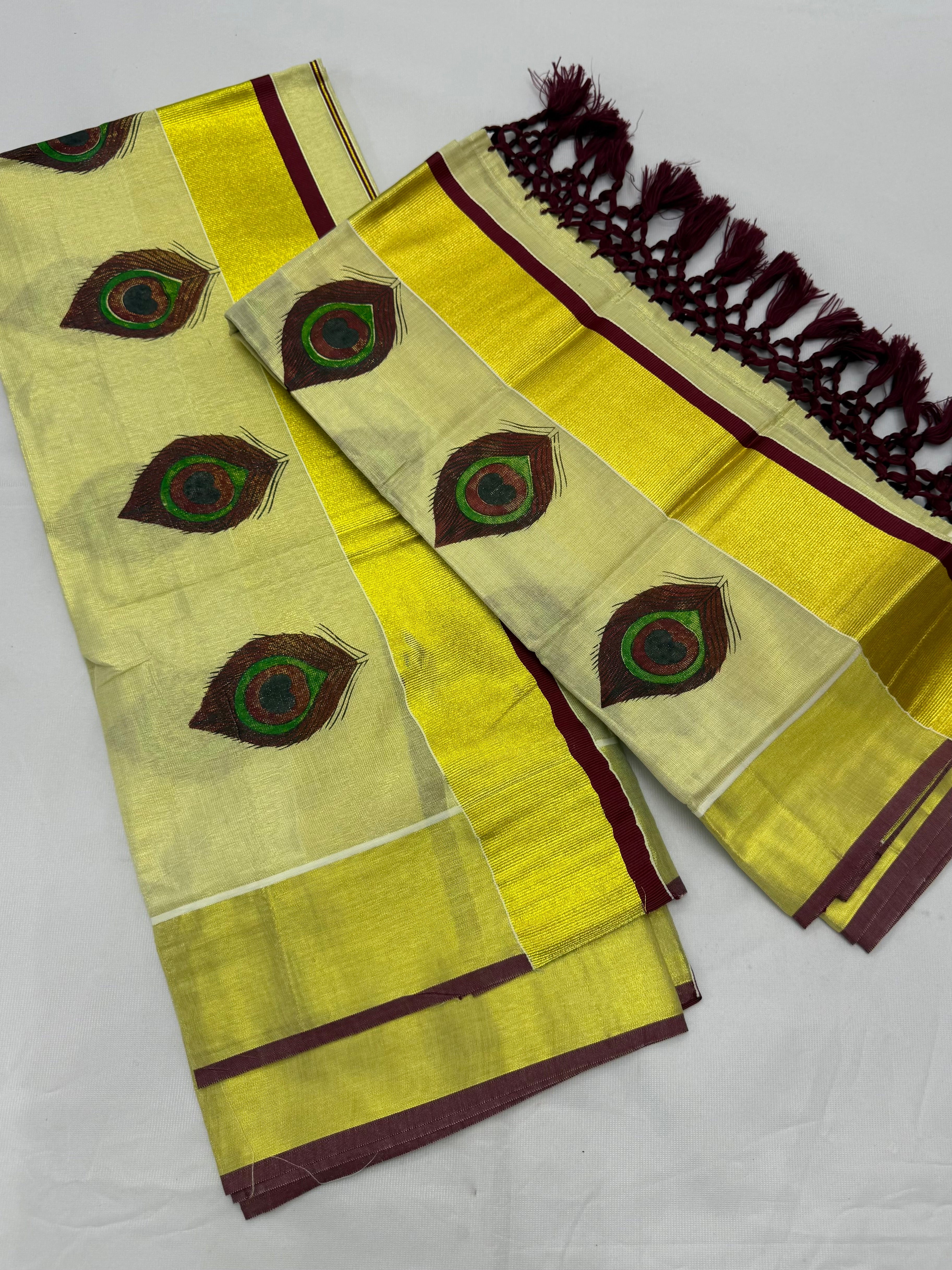 MAYIL PEELI ART TISSUE DOUBLE SET MUNDU (MUNDUM NERIYATHUM) - 4 X 2.80 MTRS - (CREAM,GOLD)