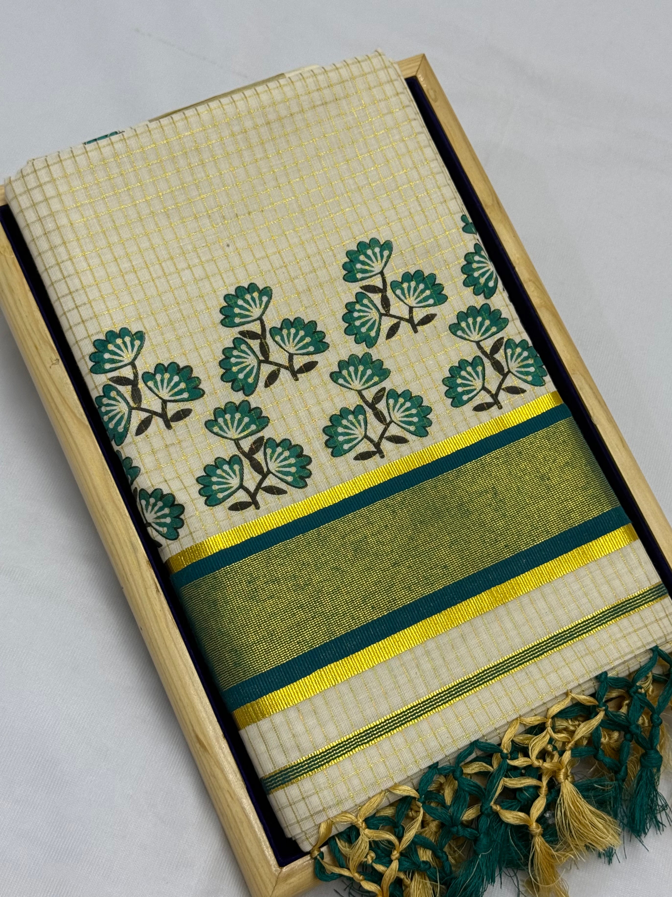 TRADITIONAL PRINTED KASAVU TISSUE CHECKED SAREE (OFF WHITE,GOLD,GREEN)