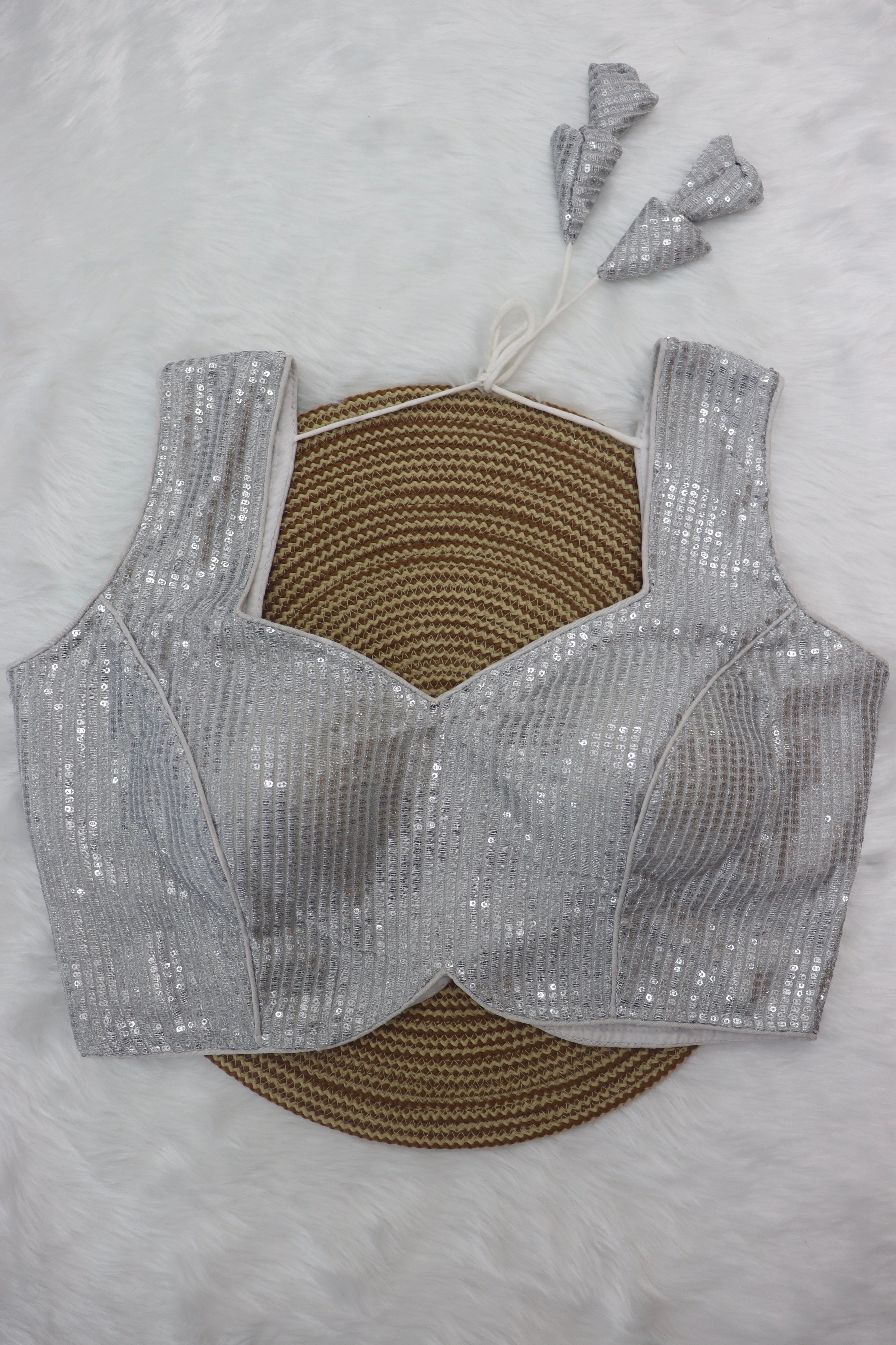 CHUMKIWORK SLEEVELESS BLOUSE- SILVER
