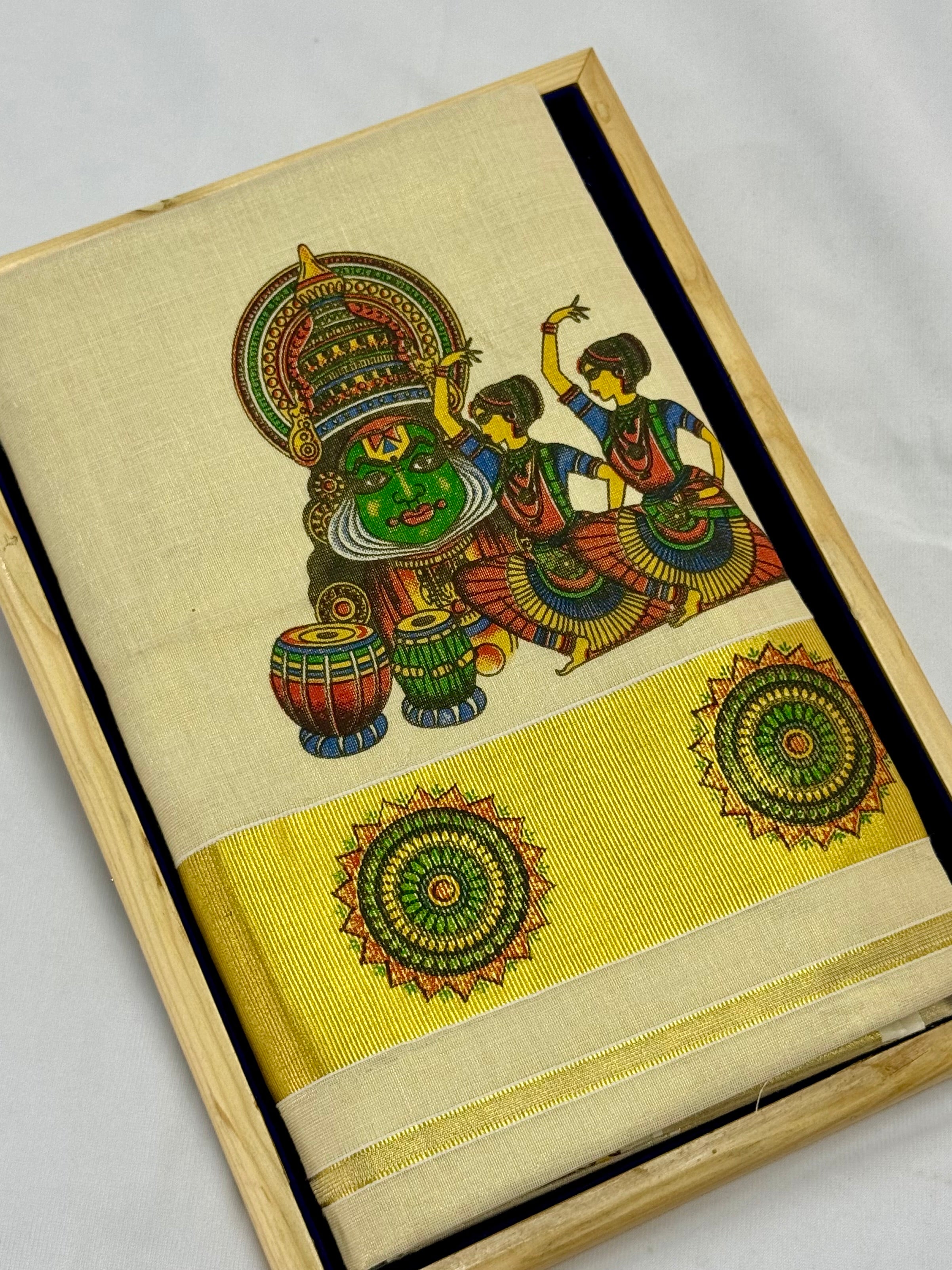 MURAL ART KASAVU TISSUE KERALA SAREE (GOLD,CREAM)
