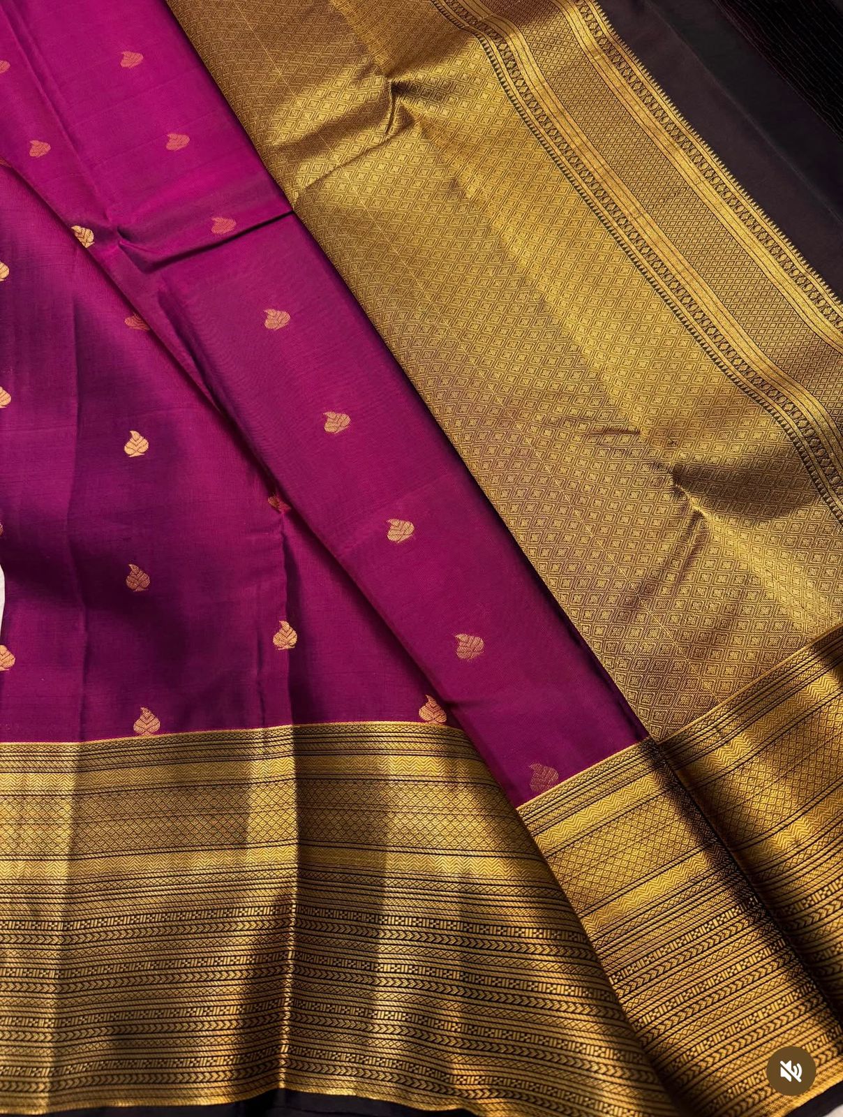 KANCHIPURAM PURE SILK SAREE | SILKMARK® CERTIFIED - VAADAMALLI