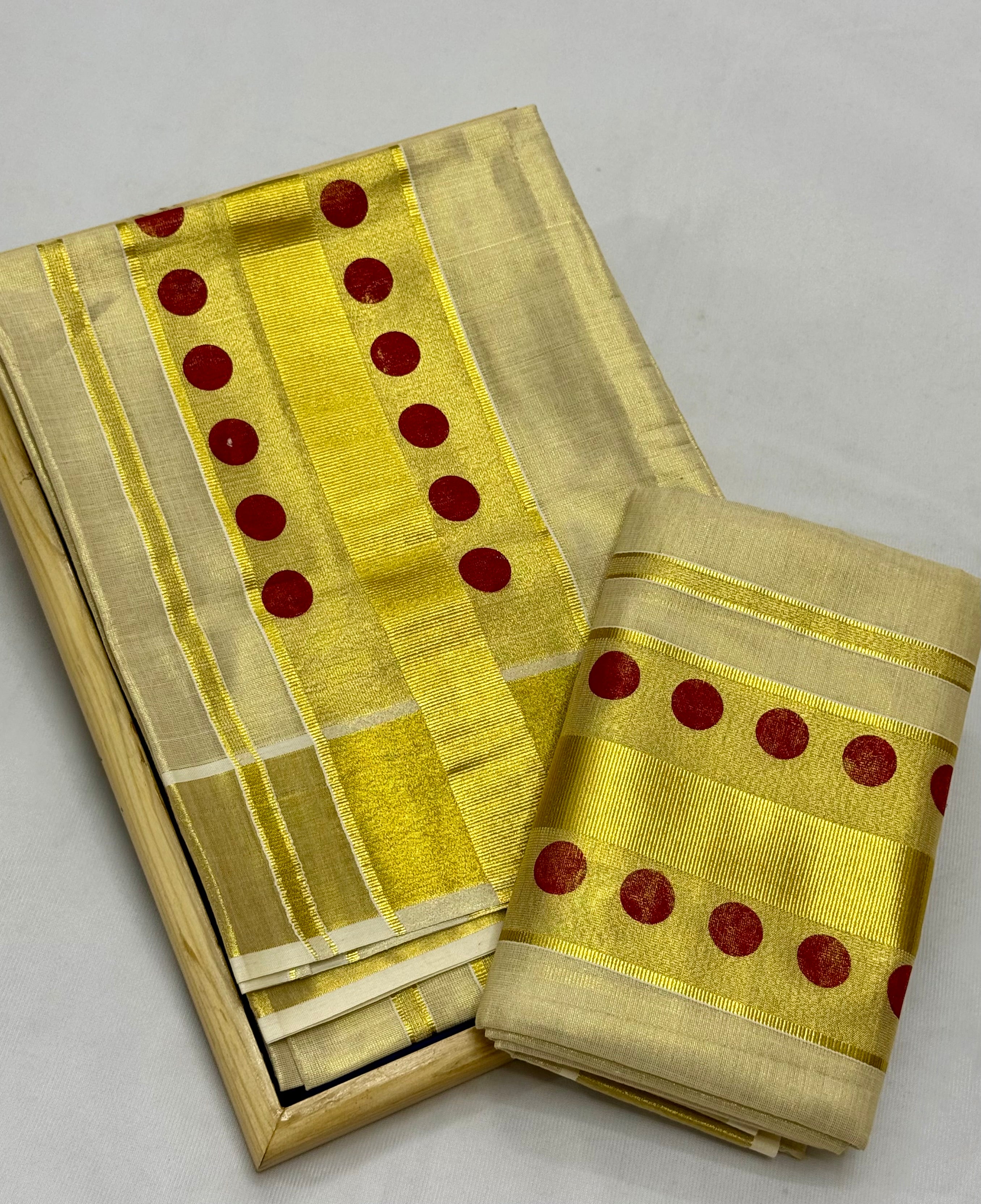 POLKA DOTS TISSUE SINGLE SET MUNDU (MUNDUM NERIYATHUM) - 2 X 2.80 MTRS - (CREAM,GOLD,MAROON)