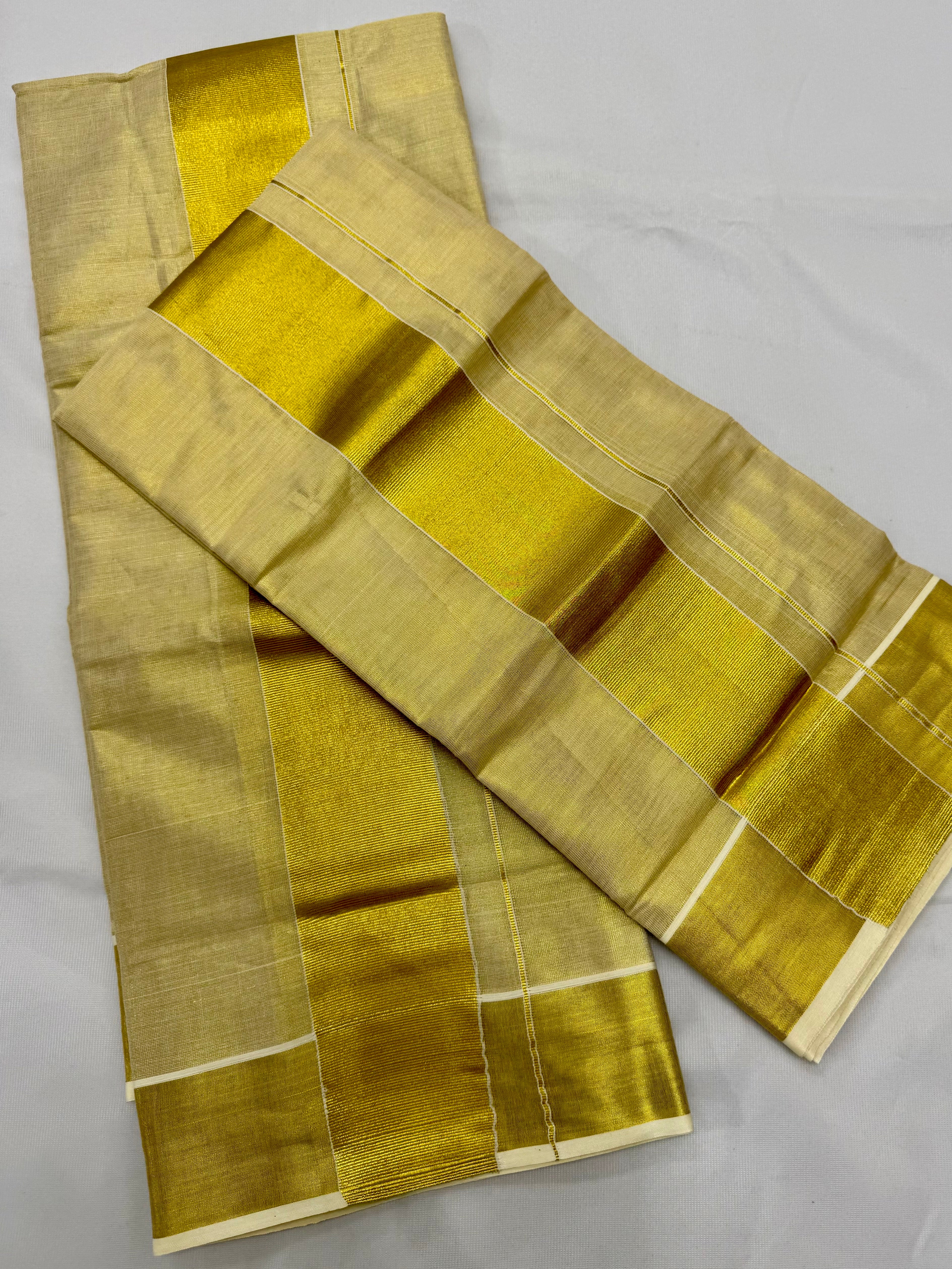 PREMIUM TISSUE DOUBLE SET MUNDU (MUNDUM NERIYATHUM) - 4 X 2.80 MTRS - (CREAM,GOLD)