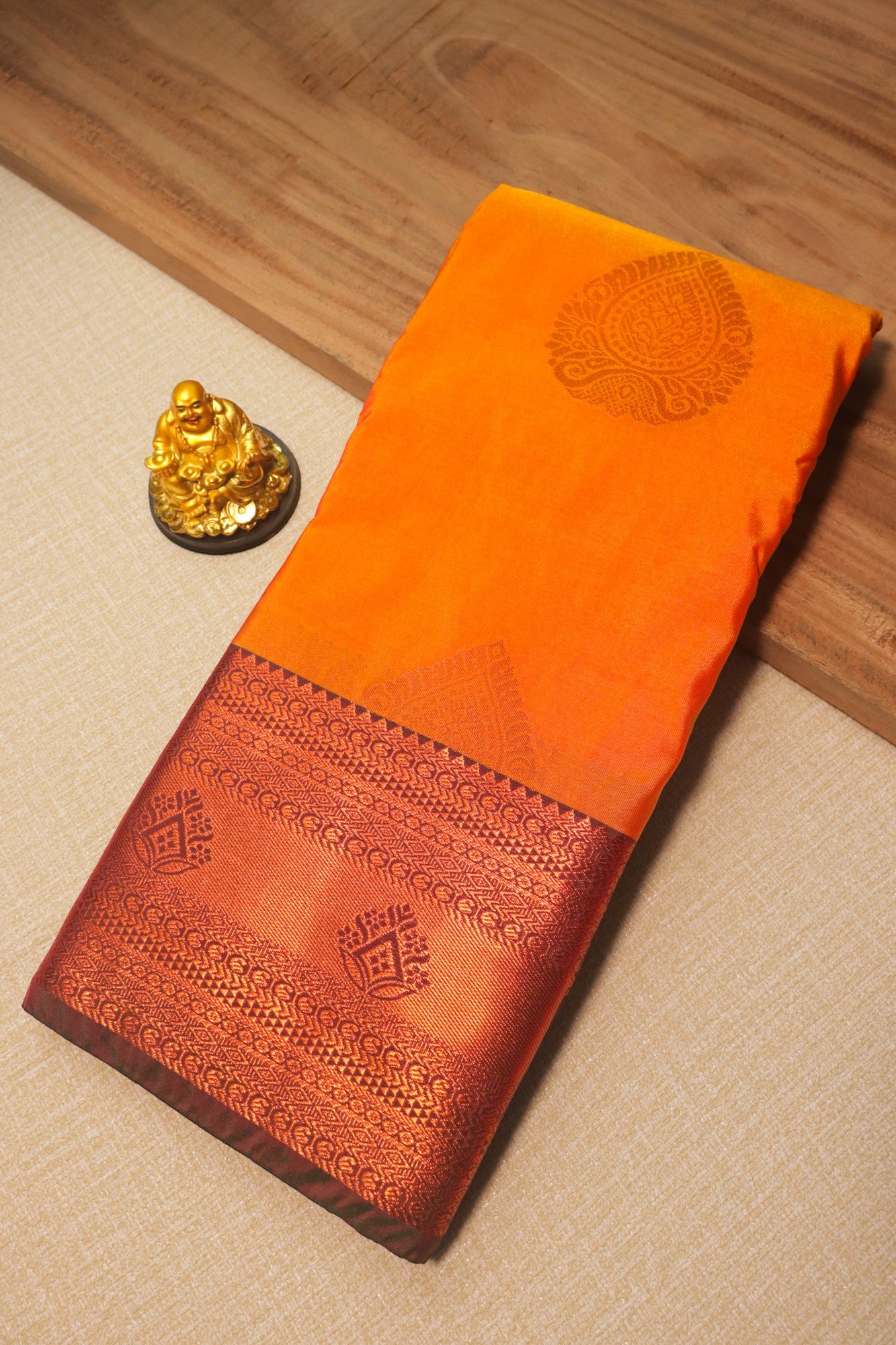 ORANGE KADIYAL VAIRA OOSI SILK SARVALAKSHANA PATTU SAREE