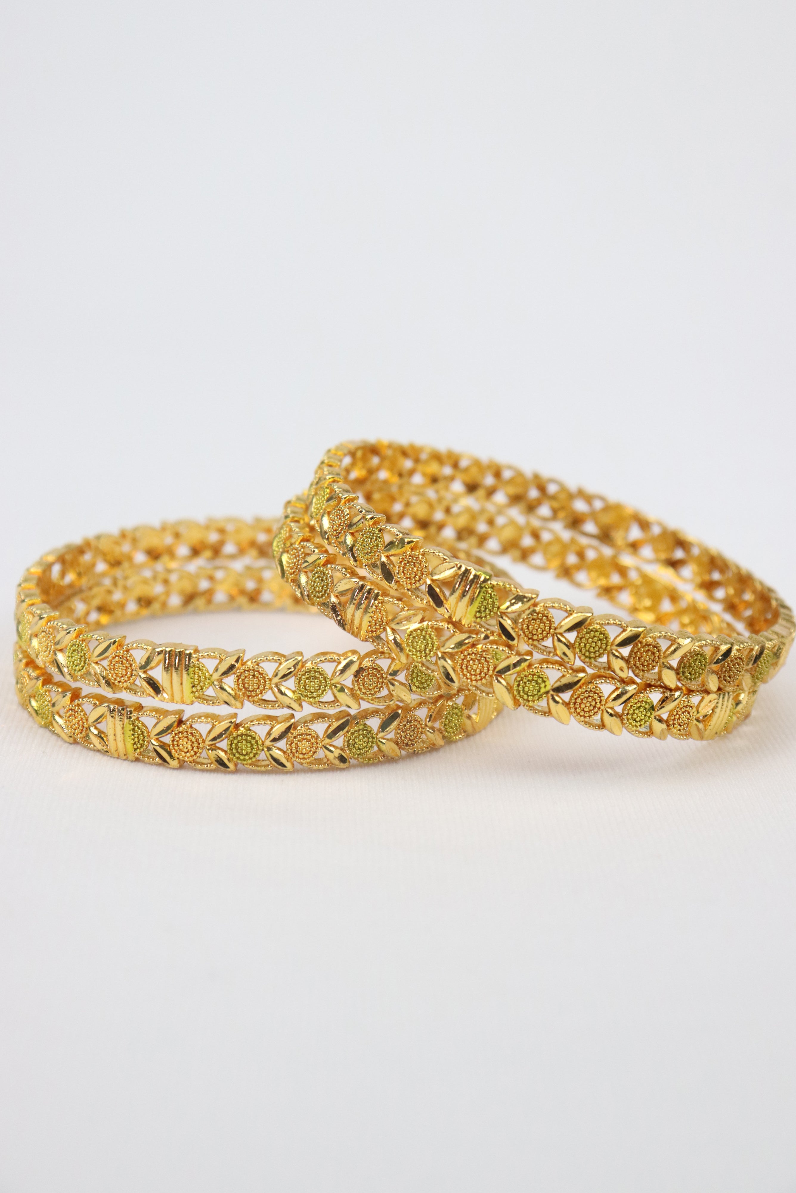 FANCY GOLD BANGLE SET OF 4 GRABO365